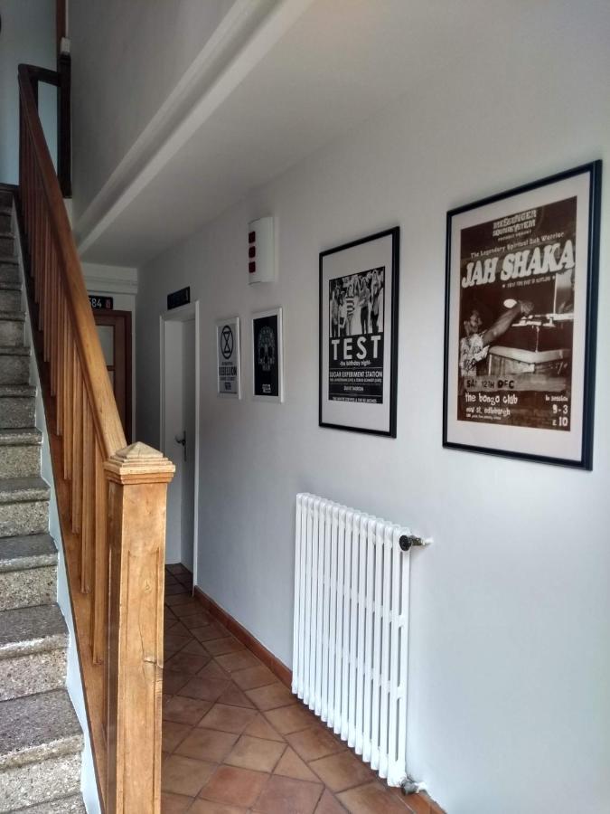 Number15 Guesthouse Каркассон Экстерьер фото